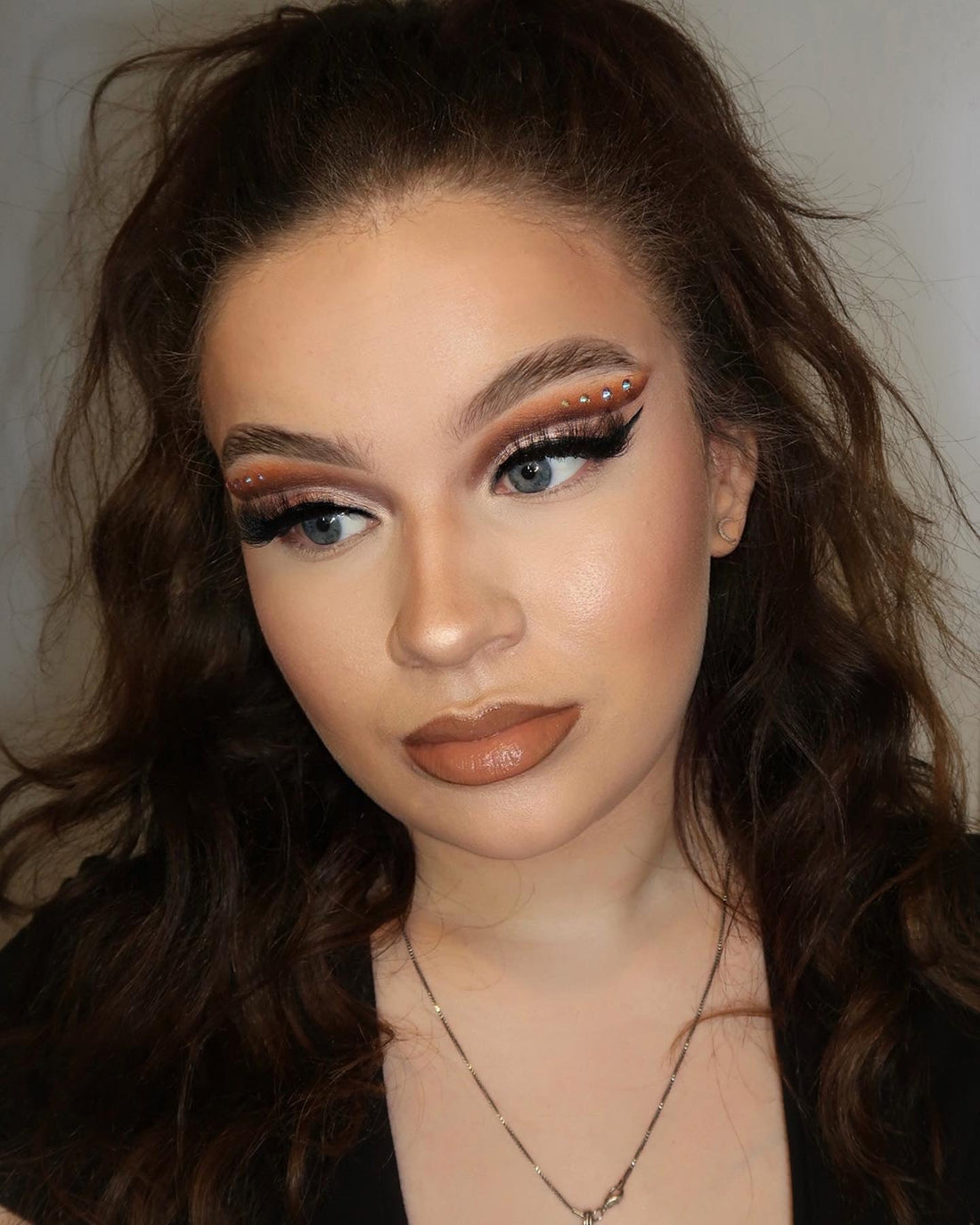 The History of False Lashes: Beauty, Innovation, and Transformation