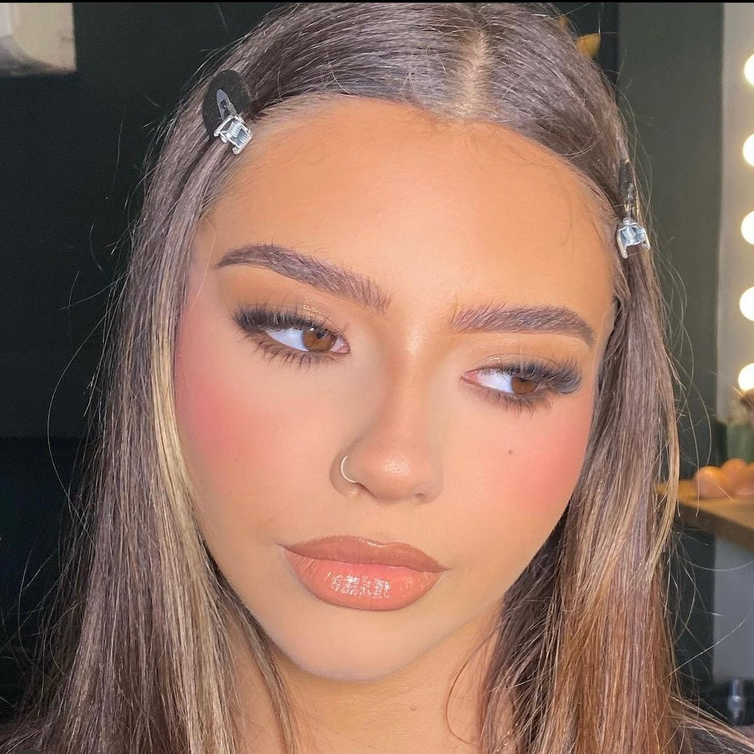 fresh prima lashes on model